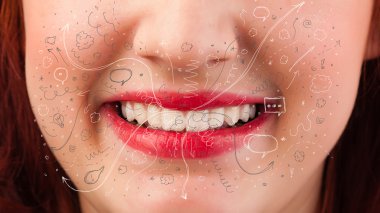 güzel kadın ağzı üfleme elle çizilmiş simgeler ve semboller