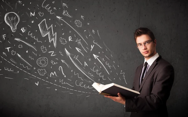 Joven leyendo un libro — Foto de Stock