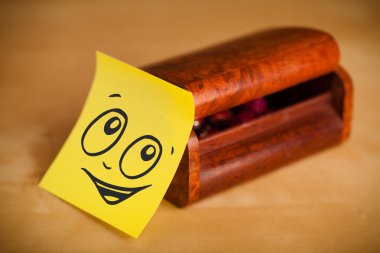 Yapışkan Not gülen yüz yapışabilir mücevher kutusu ile