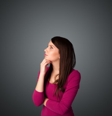 genç kadın kopya alanı ile düşünme