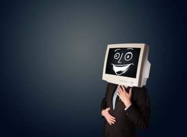 PC monitör kafalı ve gülen yüzlü mutlu bir iş adamı.