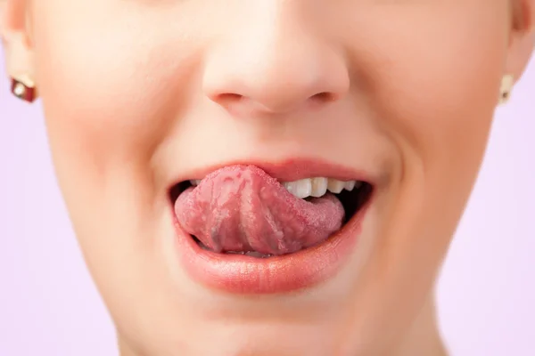 Schöne Frau rote Lippen aus nächster Nähe — Stockfoto