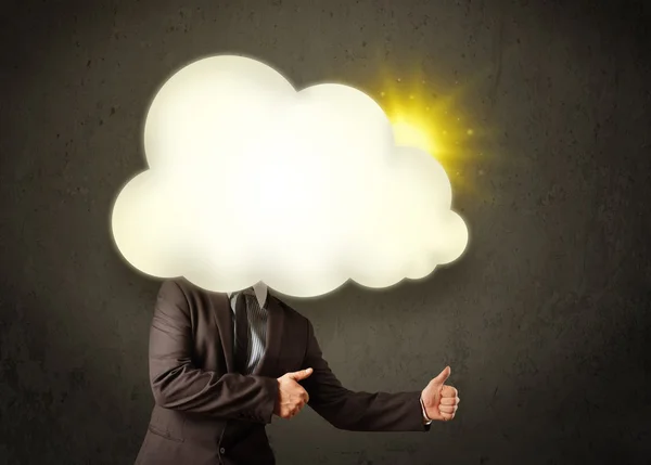 Jonge zakenman in shirt en stropdas met een zonnige wolkenkop — Stockfoto