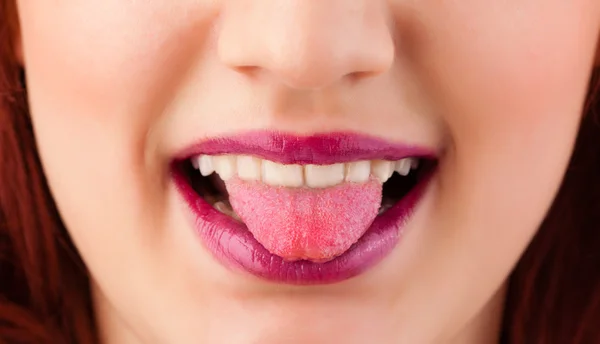 Schöne Frau rote Lippen aus nächster Nähe — Stockfoto