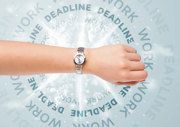 Relojes con trabajo y fecha límite de escritura redonda — Foto de Stock