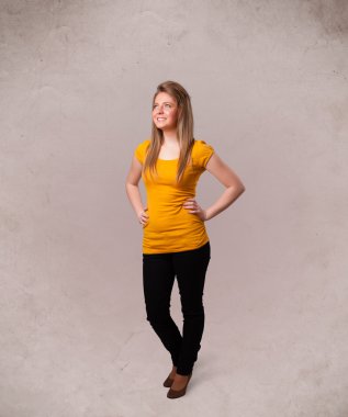 boş kopya alanı ile genç ve şirin bir kız portresi