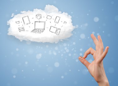 cloud computing teknolojisi ile bakarak mutlu gülen parmak 