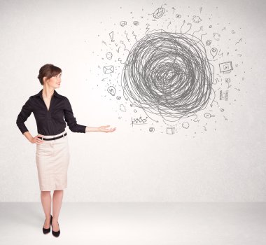 Medya karalamalarıyla genç iş kadını 