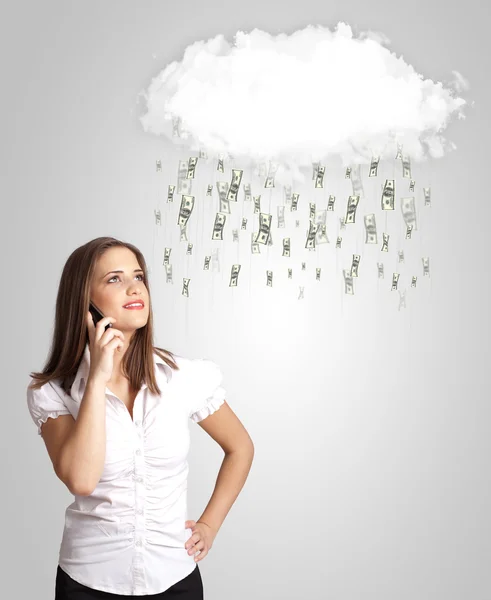 Kvinna med moln och pengar regn koncept — Stockfoto