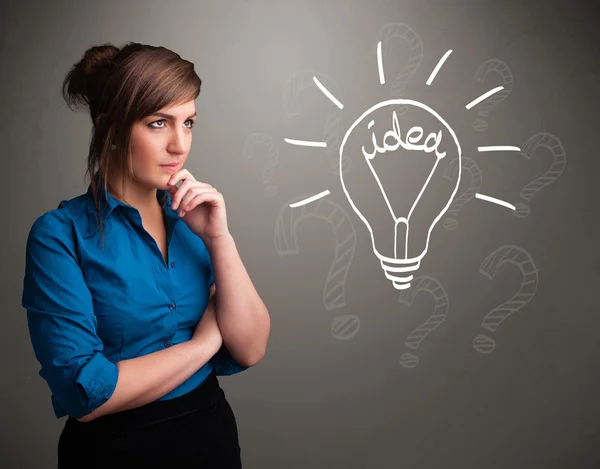 Menina comutando com um sinal de ideia bubl luz — Fotografia de Stock