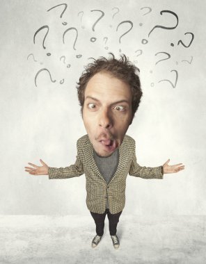 Soru işaretli koca kafalı.