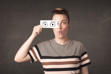 komik kadın elle çizilmiş kağıt gözlerle arıyorsunuz