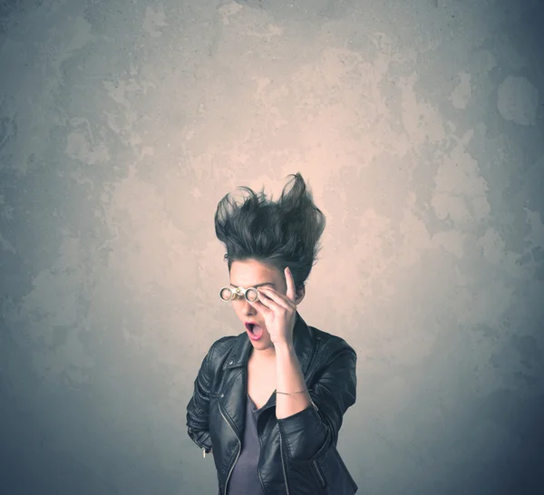 極端な髪スタイル若い女性の肖像画 — ストック写真