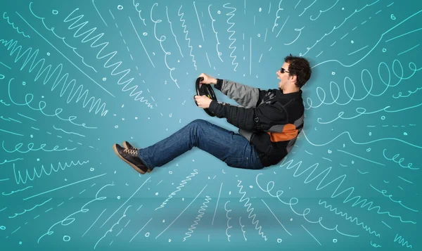 Zábavný chlapík řídí imaginární vozidlo s nakreslené čáry kolem Ahoj — Stock fotografie