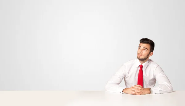 Geschäftsmann mit weißem Hintergrund — Stockfoto