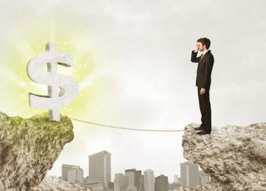 Bir dolar işareti ile rock dağda işadamı