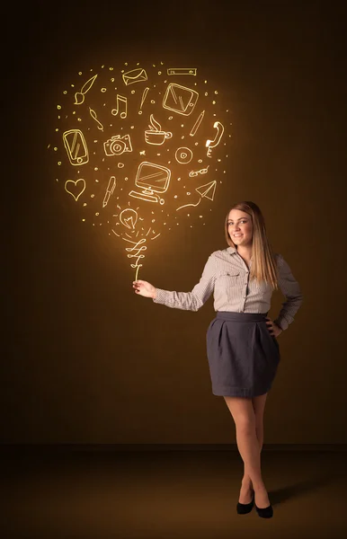 Geschäftsfrau mit einem Social-Media-Ballon — Stockfoto