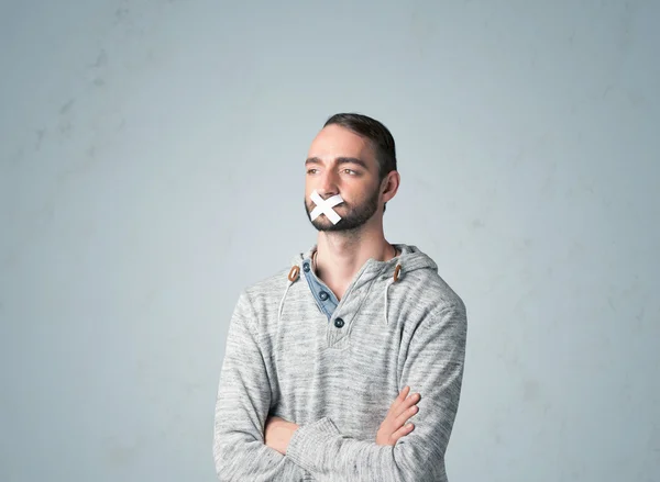 Jeune homme avec bouche collée — Photo