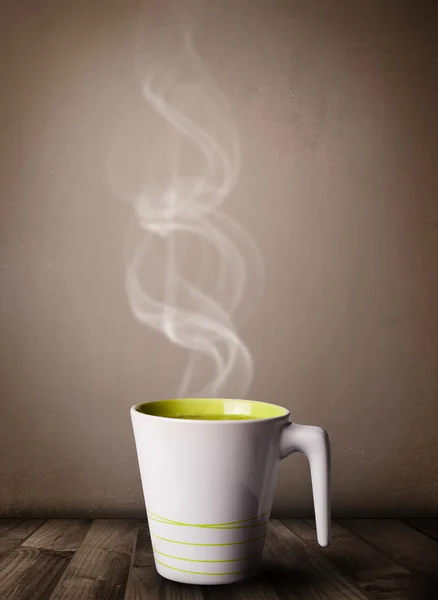 带有抽象白蒸汽的咖啡杯 — 图库照片