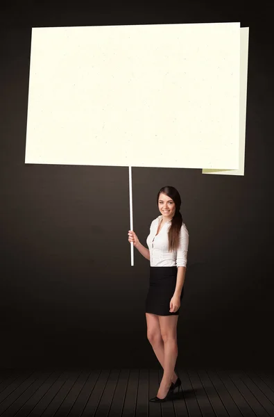 Businesswoman with post-it paper — Stock Photo, Image