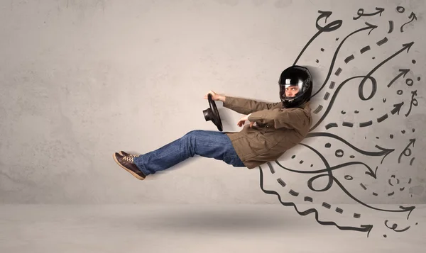Смешной человек за рулем летающего автомобиля с нарисованными вручную линиями после h — стоковое фото