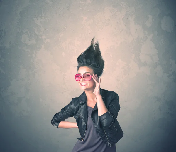 Estilo de pelo extremo retrato de mujer joven — Foto de Stock