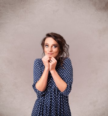 boş kopya alanı ile genç ve şirin bir kız portresi