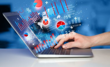 modern dizüstü dizüstü bilgisayar grafik simgeleri ile yazarak el 