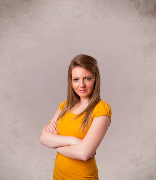 Retrato de uma jovem menina bonito com espaço de cópia vazio — Fotografia de Stock