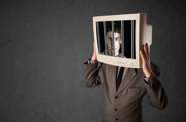 Geschäftsmann mit Monitor auf dem Kopf in digitalem System gefangen — Stockfoto