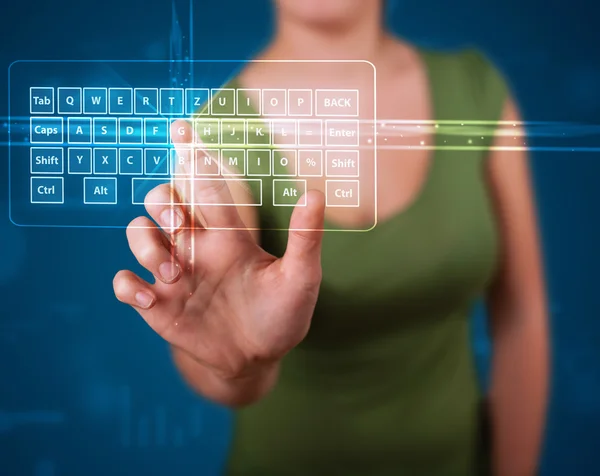 Menina pressionando tipo virtual de teclado — Fotografia de Stock