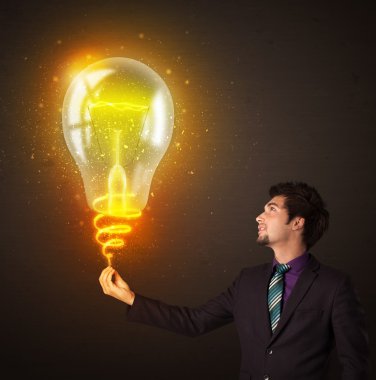 Ampulü olan bir iş adamı.