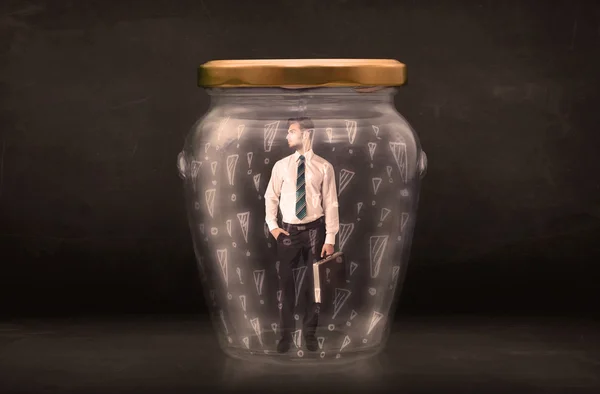 被困在惊叹号概念与 jar 的商人 — 图库照片