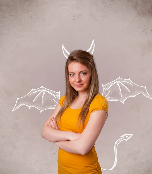 Chica joven con cuernos y alas del diablo dibujo — Foto de Stock