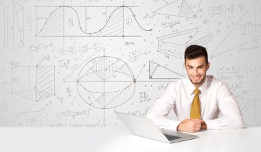 İş hesaplamaları geçmişi olan bir iş adamı