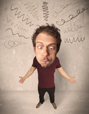 koca kafa kişi kıvırcık çizgilerle