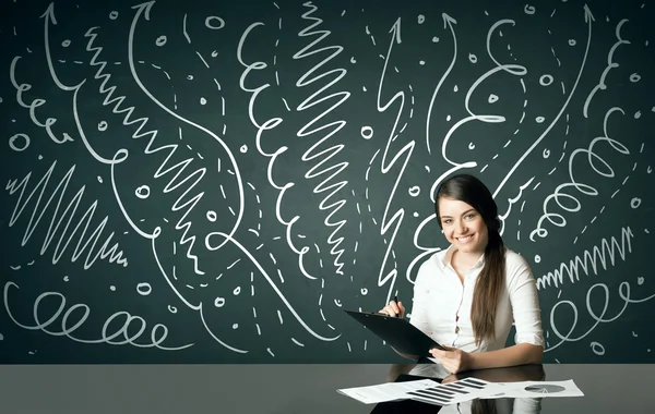 Empresaria con líneas rizadas y flechas — Foto de Stock