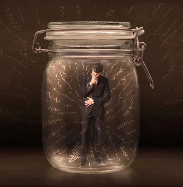 Επιχειρηματίας μέσα σε ένα βάζο με ισχυρό χέρι σχεδιασμένες γραμμές έννοια — Φωτογραφία Αρχείου