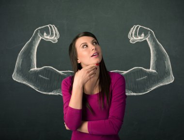 kabataslak güçlü ve kaslı kolları olan kadın