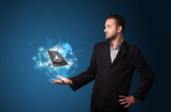La tecnología Cloud en la mano de un hombre de negocios — Foto de Stock