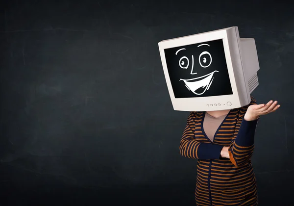 Chica con una cabeza de monitor y una caricatura alegre — Foto de Stock