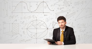 İş hesaplamaları geçmişi olan bir iş adamı