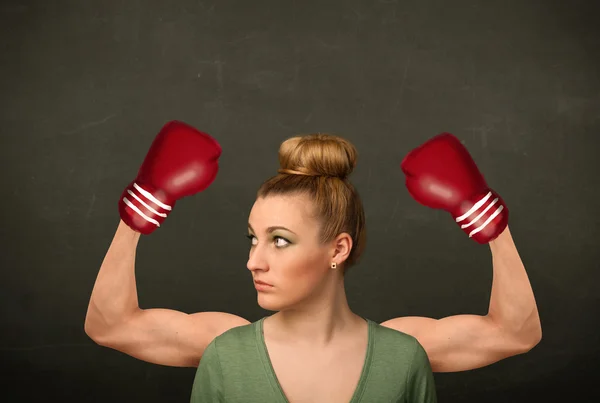 Silný a svalnatý boxer zbraně — Stock fotografie