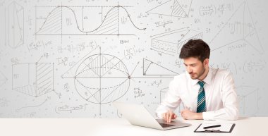 İş hesaplamaları geçmişi olan bir iş adamı