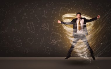 Kasırga konseptine atlayan mutlu iş adamı