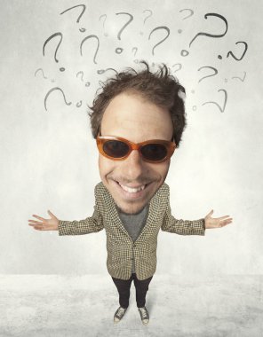 Soru işaretli koca kafalı.