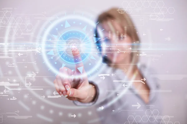 Mulher jovem tecnologia pressionando tela de painel de controle de alta tecnologia c — Fotografia de Stock