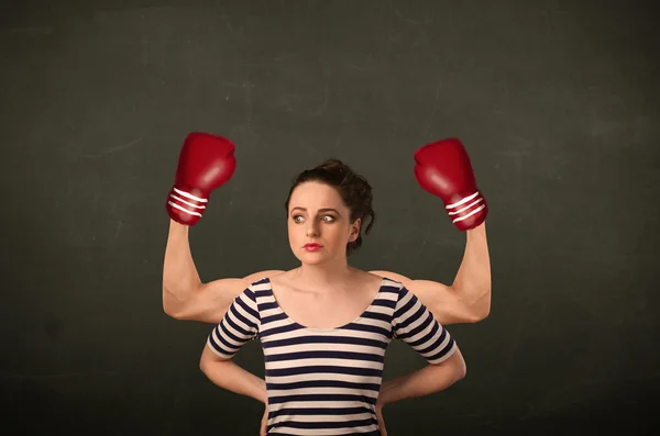 Сильні та мускулисті боксерські руки — стокове фото
