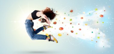 güzel kadın renkli taşlar ve kristaller ile b atlama