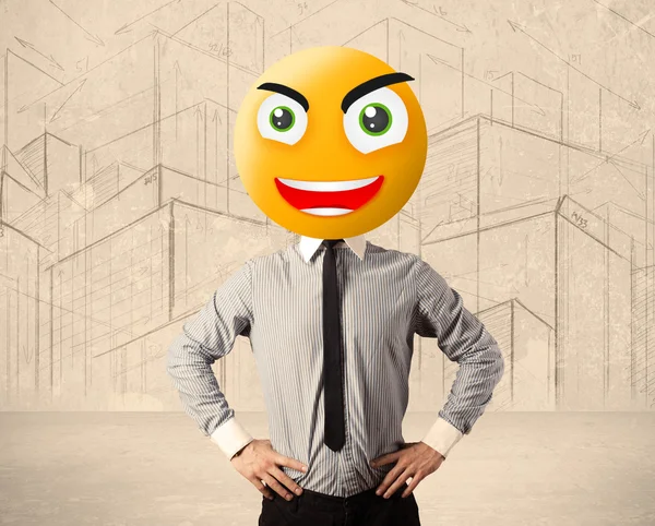 Бізнесмен зі смайликом обличчя — стокове фото